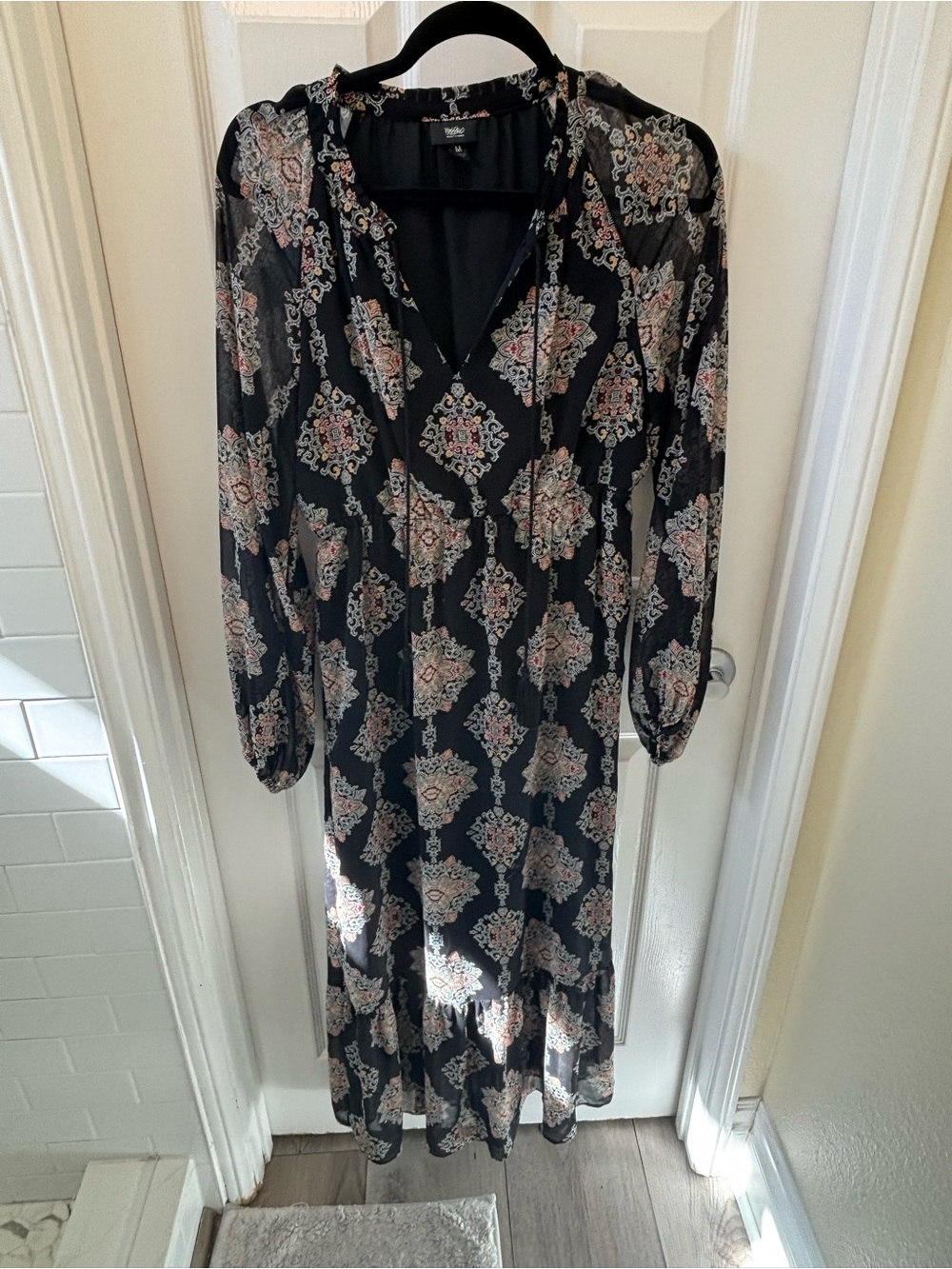 Mossimo Black Floral-Print Long Sleeve Tiered Midi Dress with V-Tie
